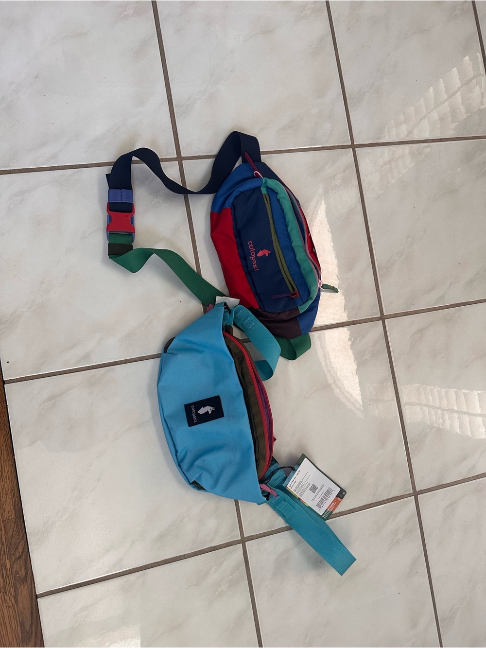Bundle of 2 crossbody bags: Packable Colorblock Fanny Pack - Blue & Teal